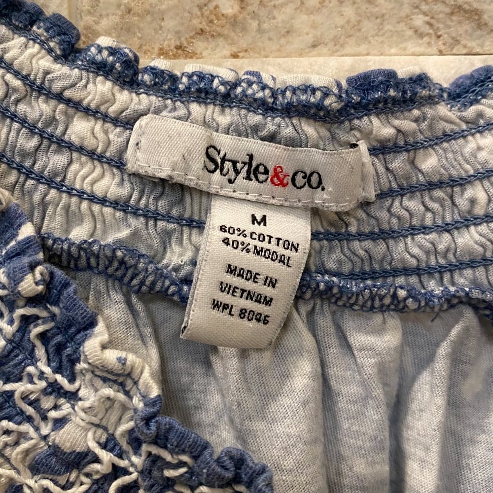 STYLE & Co. TOP - Size: M - Picture 2 of 3
